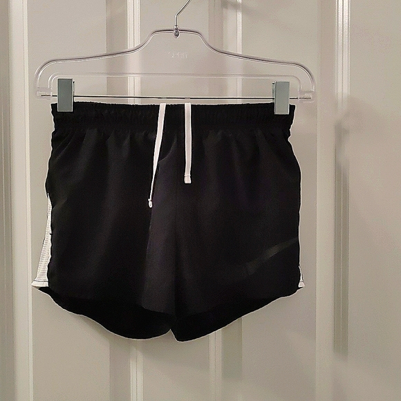 Nike Dri fit running shorts - Picture 3 of 4